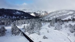 Neobvyklé záběry: Sever Španělska zasypal sníh už na podzim