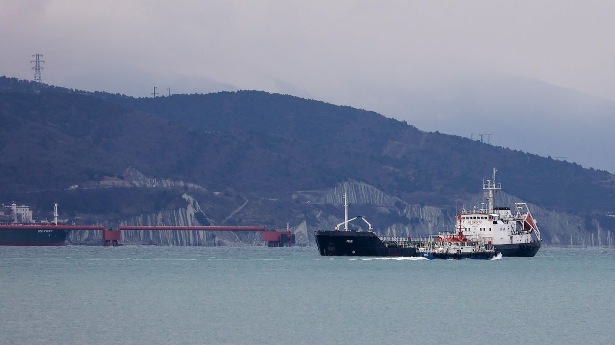 Terminál v Novorossijsku je mimo provoz. Vede do něj jeden z největších ropovodů světa