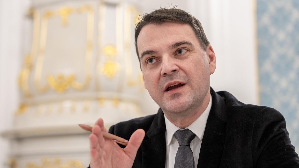 Jenom mu to místo hlídám, tvrdí Macinka o angažmá na „Turkově“ ministerstvu