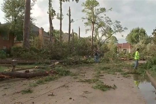 Tornádo se přehnalo Houstonem. Poničilo více než sto domů