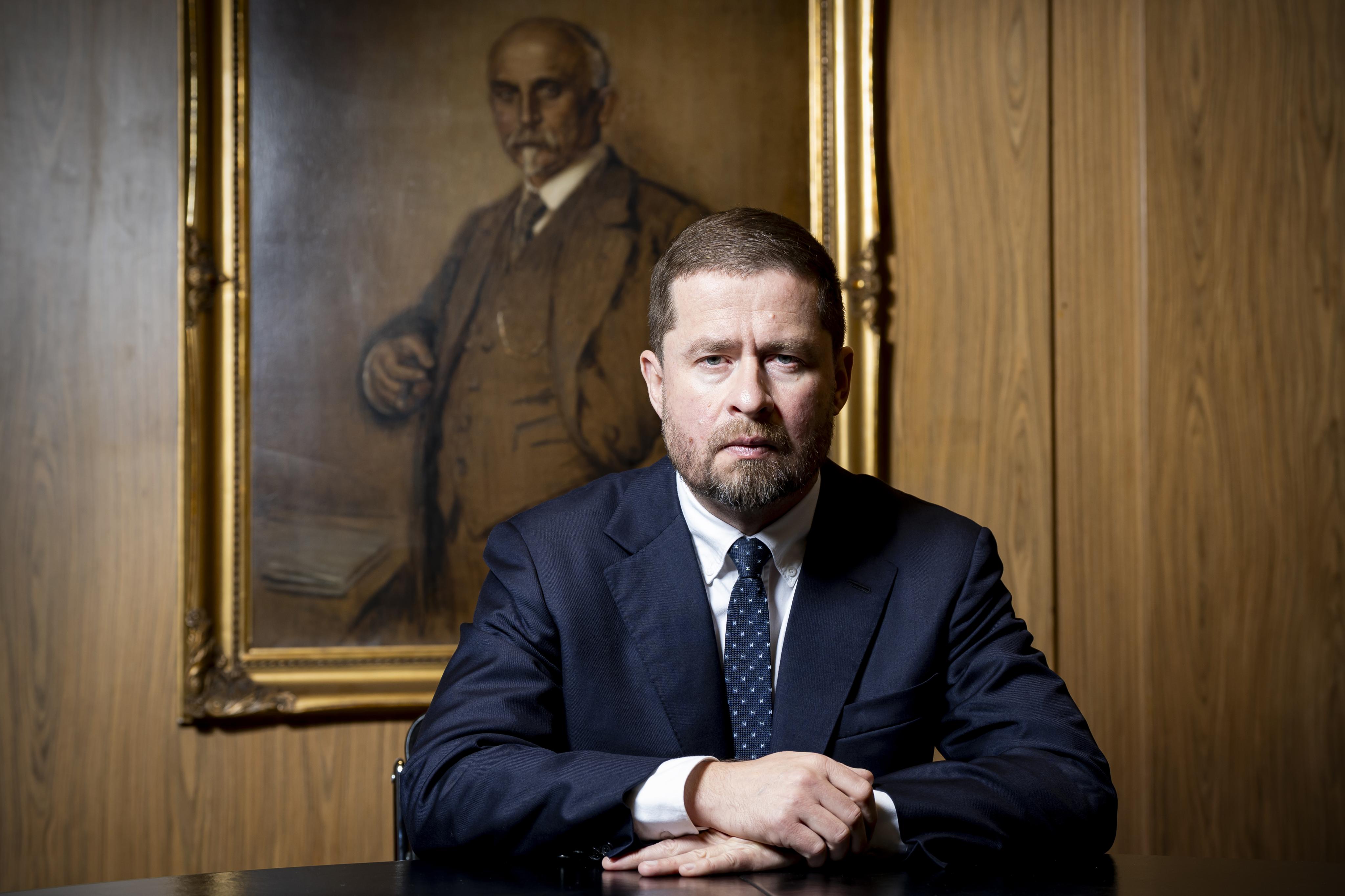 ČNB vydělávala, přesto skončila ve ztrátě. Může za to silná koruna