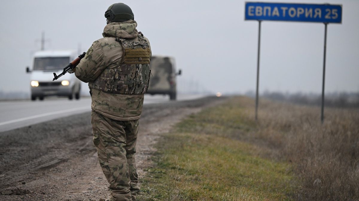 Na Krymu budou trestat zveřejňování informací o armádních zařízeních