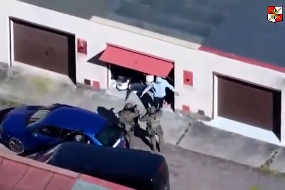 Skupina z Liberecka vyráběla a prodávala pervitin ve velkém, došla si pro ně zásahovka