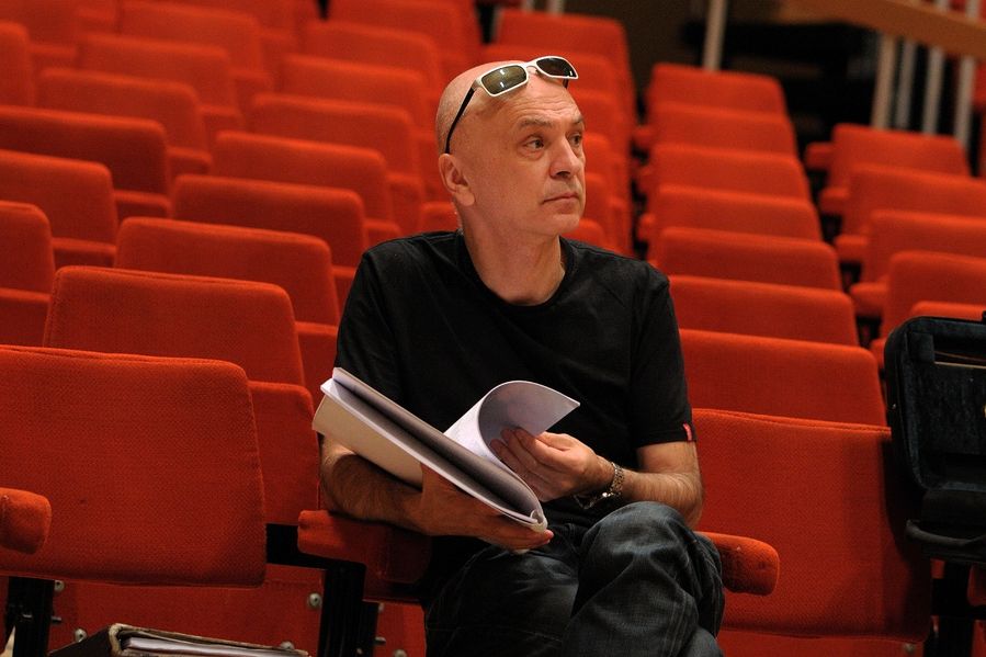 Žijeme v paranoidním světě, řekl skladatel Bernhard Lang před světovou premiérou svého díla v Praze