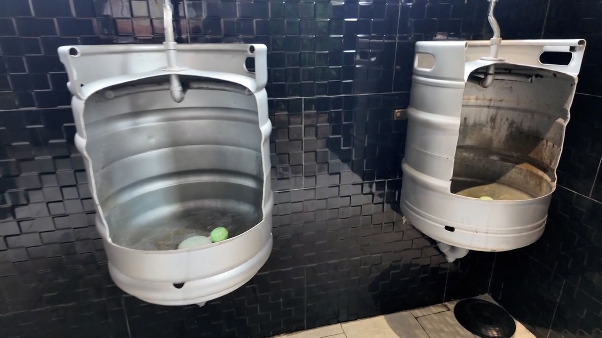 Design, který má říz: Ve vietnamské restauraci končí pivo tam, kde začalo – v sudech