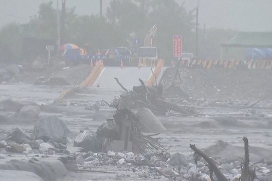 Zpustošil Filipíny, nyní míří tajfun Fung Wong na Tchaj-wan