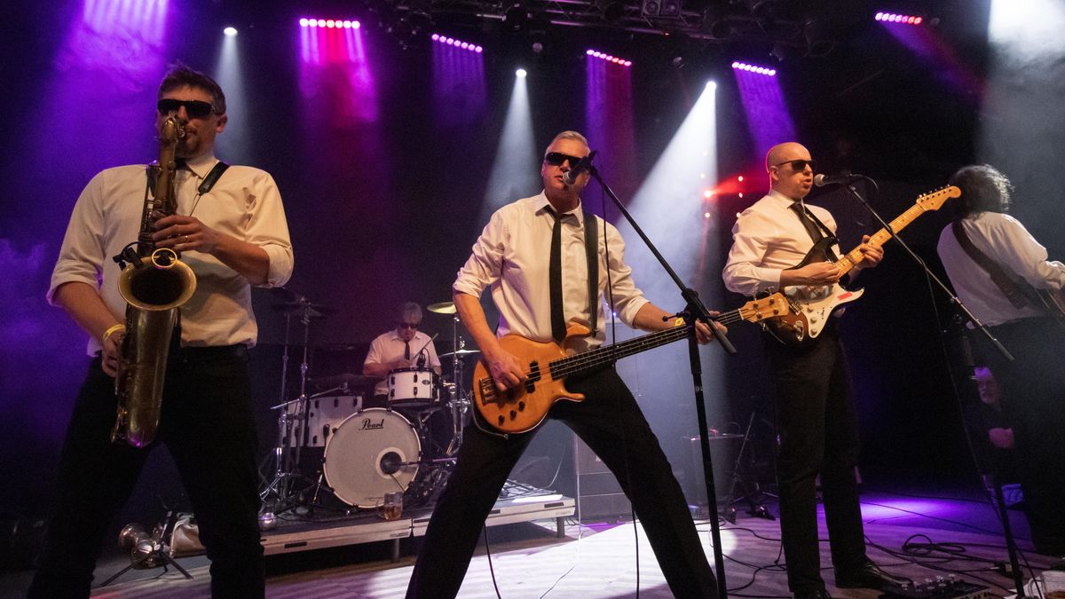 Náš optimismus a energie tehdejšímu režimu vadily, říká Karel Šůcha z kapely Laura a její tygři