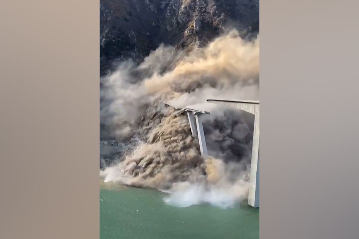 V Číně se po deseti měsících provozu zřítil most