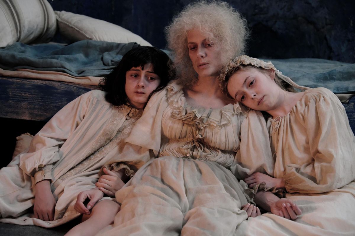 Poslední dny Marie Antoinetty, příběh Muchovy múzy i dědičky L'Oréalu. Co nabídne Festival francouzského filmu