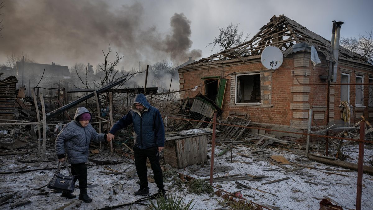 Na Donbase přituhuje. Vlaky lásky a života stojí kvůli vraždícím ruským dronům
