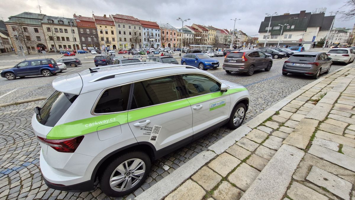 V Jihlavě začala jezdit první sdílená auta, jejich počty mohou růst