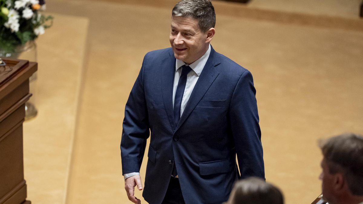 Nacher: Okamura je dospělý, svou roli snad vnímá. Poslance dřepovat nutit nebudu