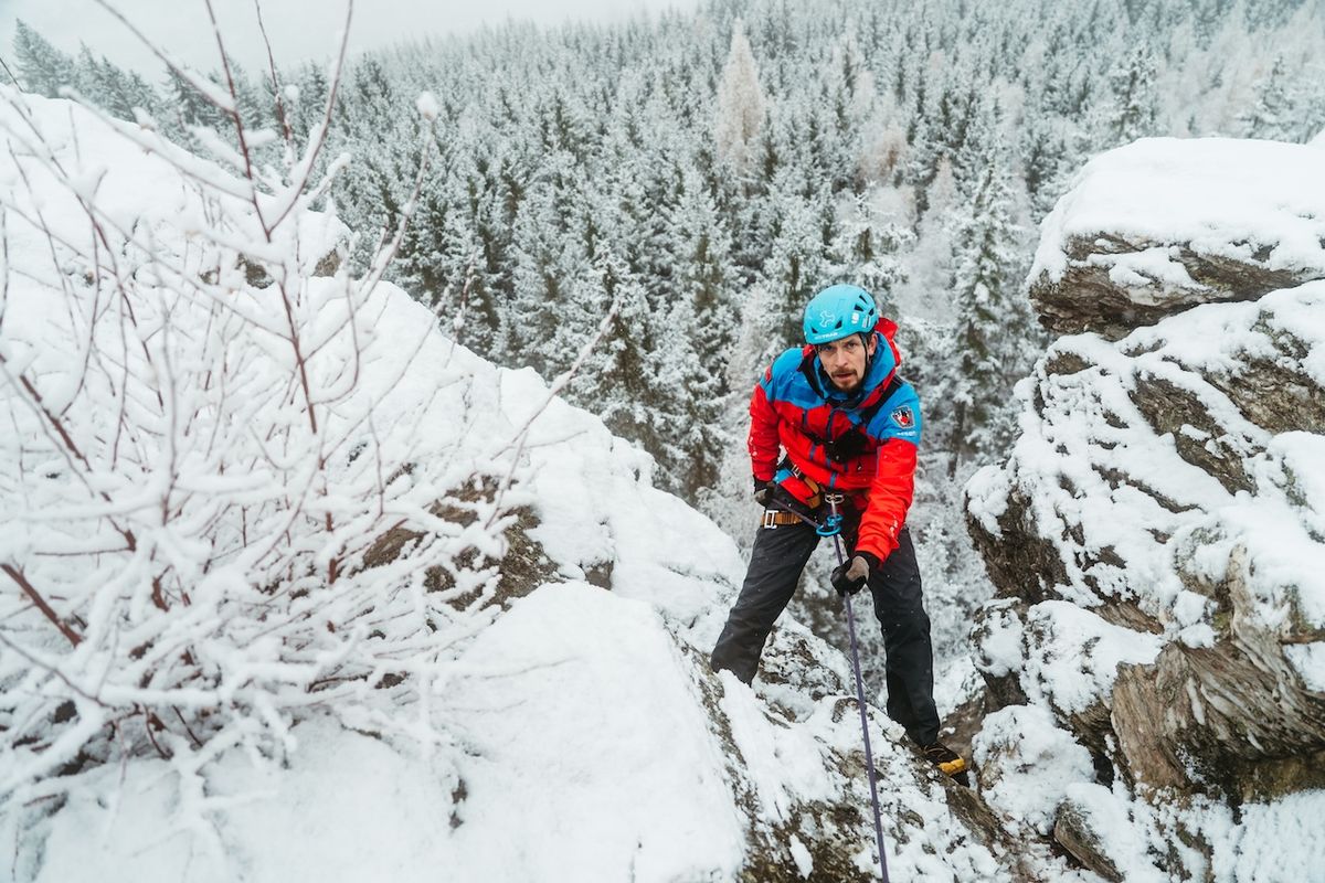 V Krkonoších poznali filmaři drsnou práci horské služby, část výdělku věnují záchranářům