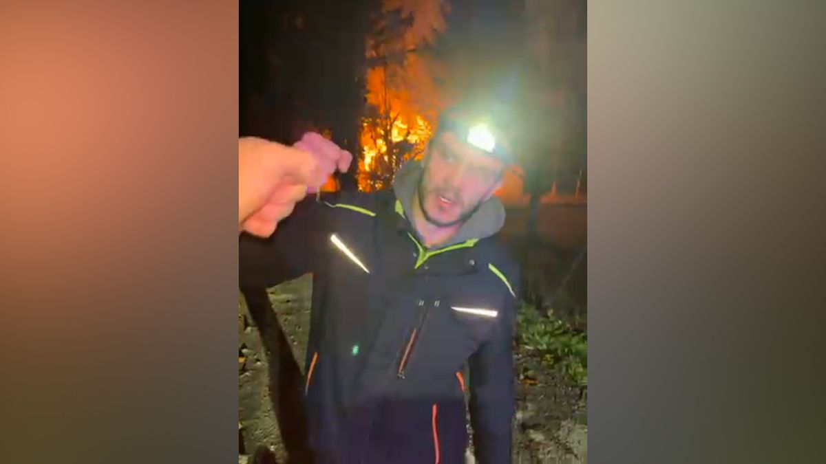 Bez nás by tam uhořeli. Rybáři popsali záchranu tří mužů z ohně u Veselí