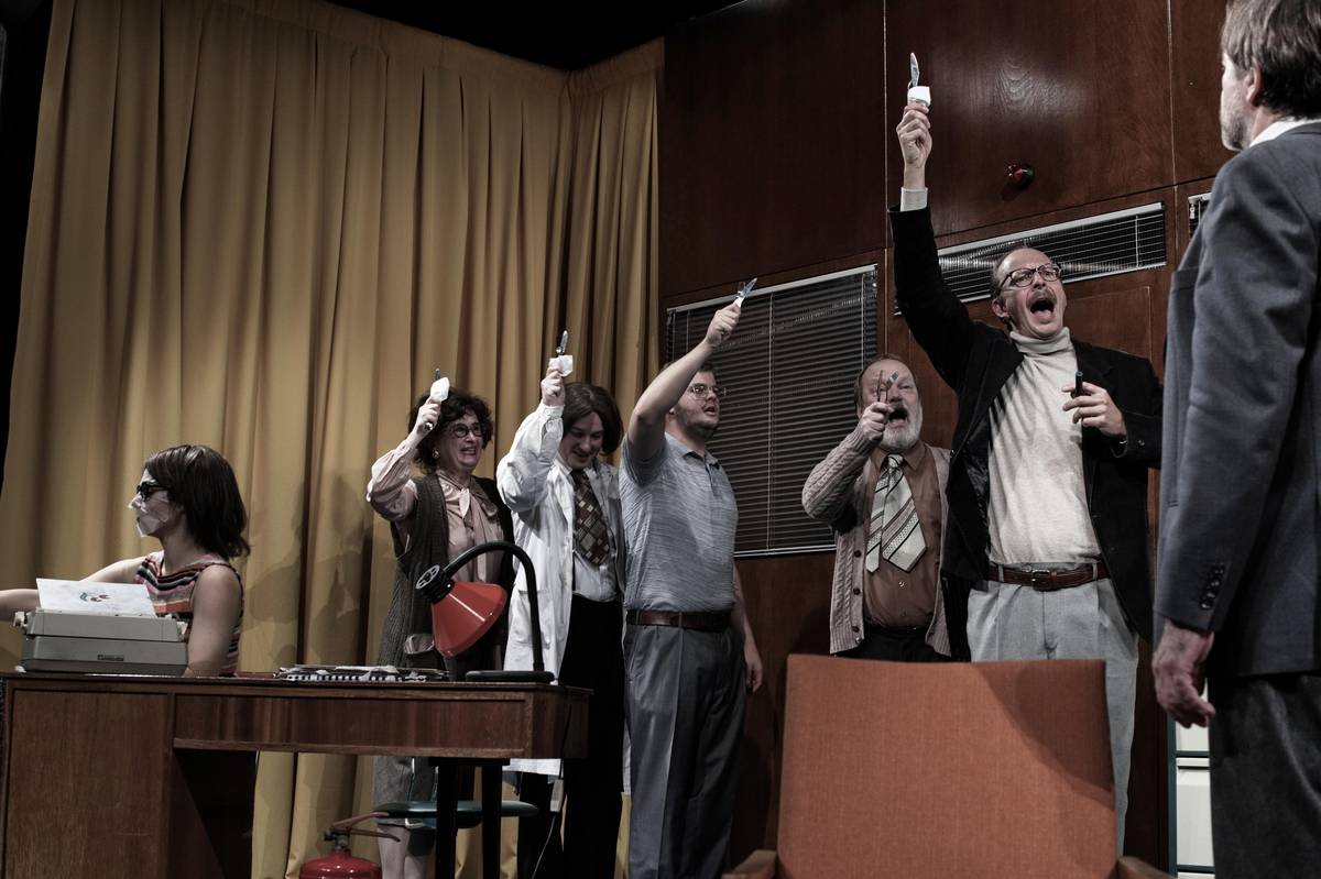 Vyrozumění ve Vršovickém divadle MANA