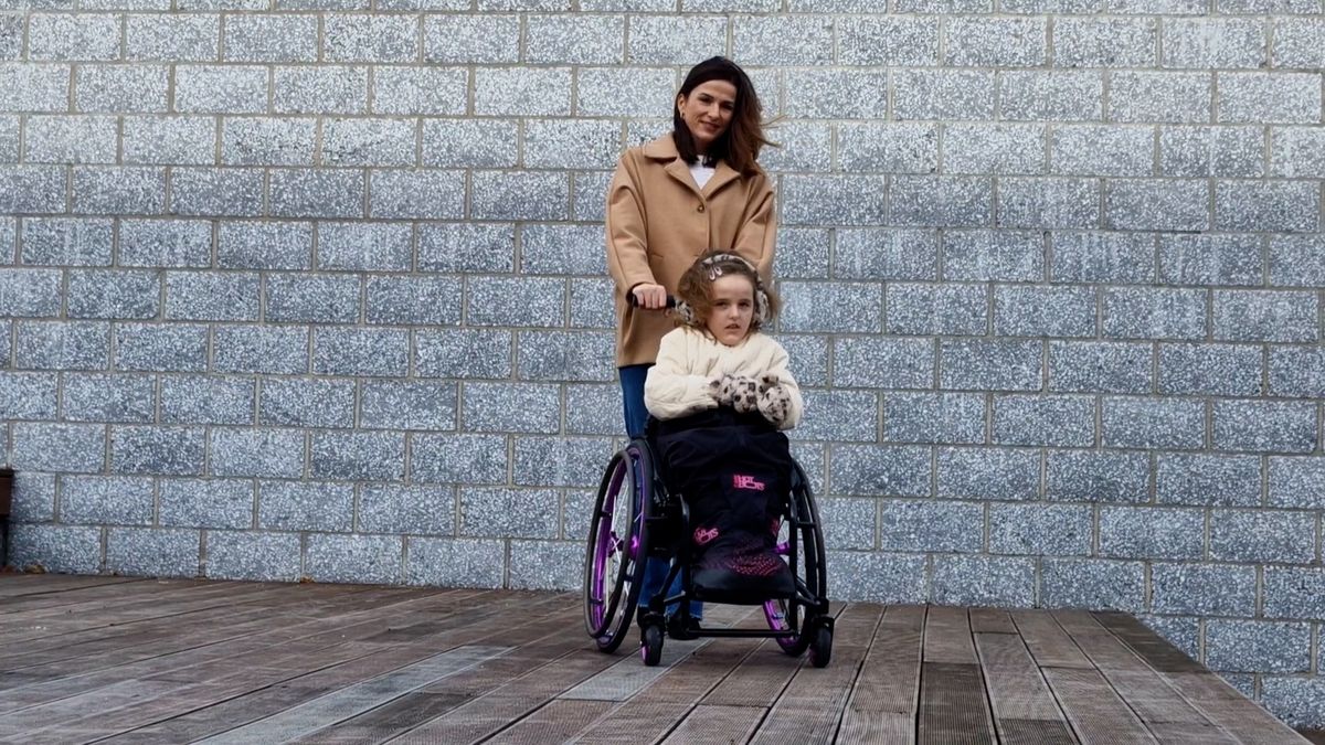 Speciální návlek z liberecké univerzity usnadňuje vozíčkářům pobyt venku během zimních měsíců