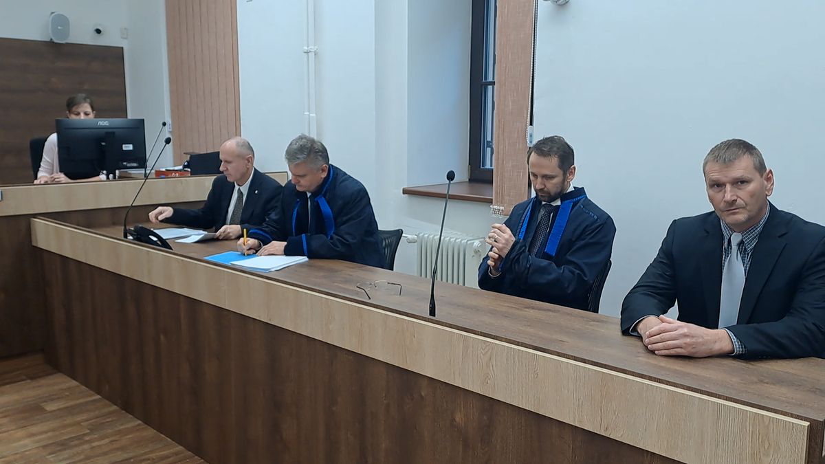 Bývalí policisté dostali v případu exploze skladu munice v Bílině podmínky