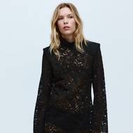 Turtleneck lace dress, H&M, 1239 Kč