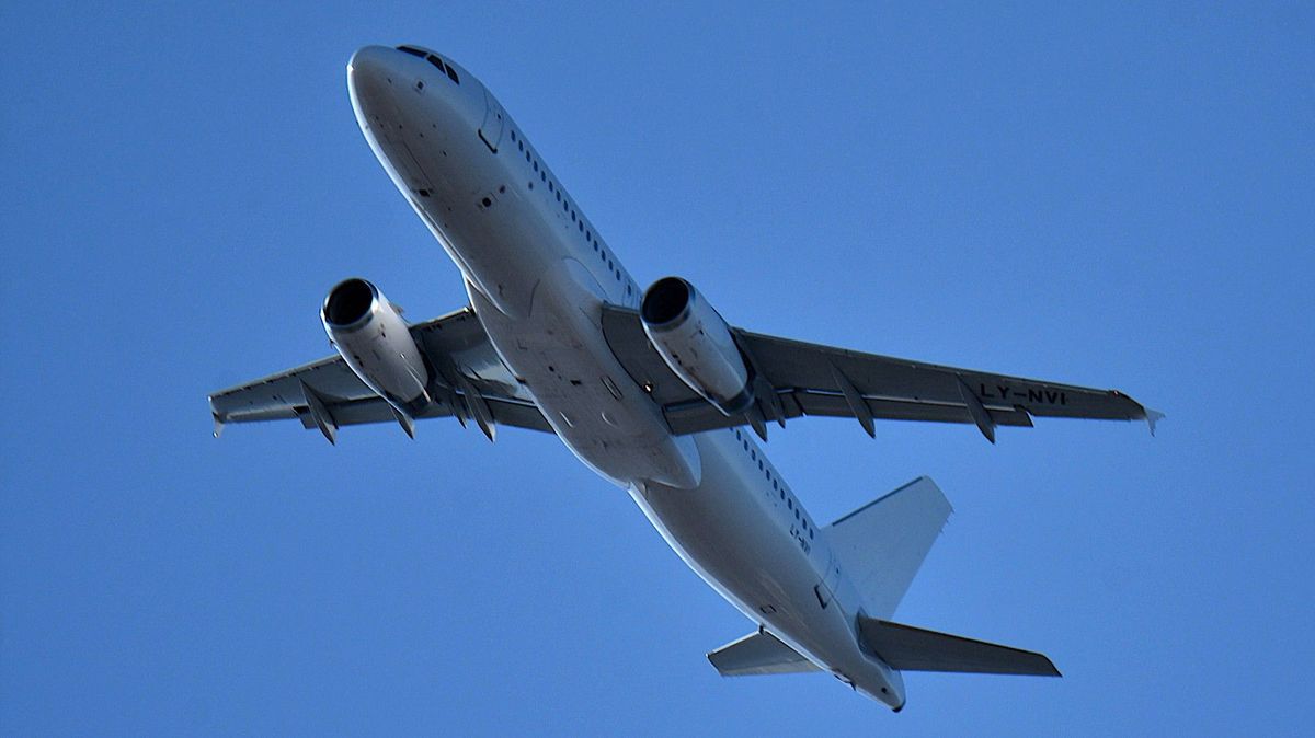 Nad Evropou donedávna létal kapitán se zfalšovaným osvědčením. Mohl být i v Praze