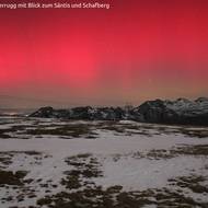 Švýcarské Alpy nezůstaly pozadu. Výrazná polární záře byla viditelná z hory Gamser Rugg u Wildhausu.