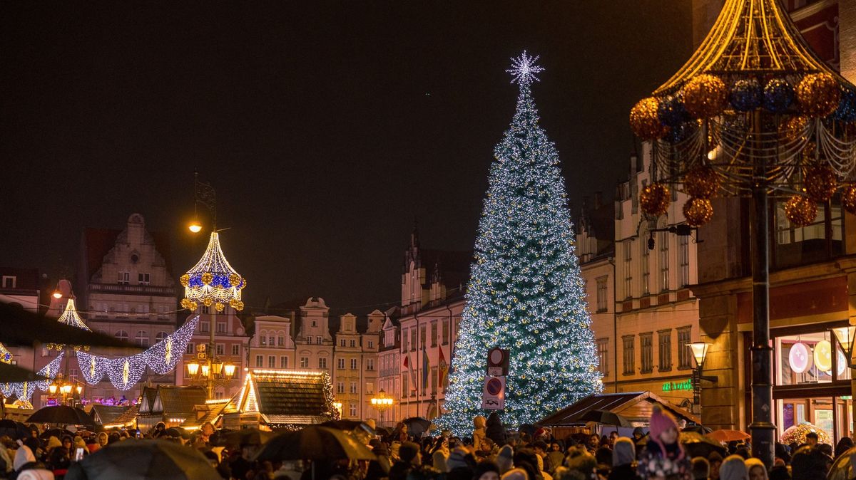 Kam vyrazit na nejkrásnější vánoční trhy v Evropě? Vídeň, Drážďany, Budapešť a další