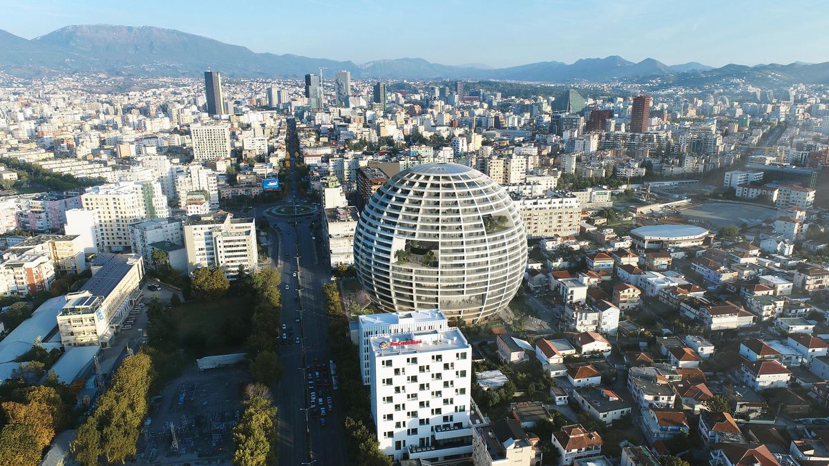 V Tiraně vznikne impozantní stavba ve tvaru míče od architektonického studia MVRDV