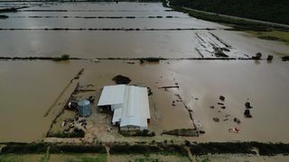 Balkán bojuje s povodněmi. Další vlna lijáků je na cestě