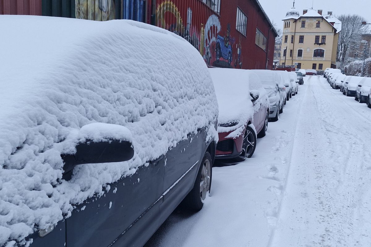 Sníh odřízl dopravní spojení mezi Frenštátem a Rožnovem pod Radhoštěm