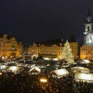 U stánků lze zakoupit různé pochutiny