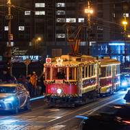 Vánočně vyzdobené vozy DPP