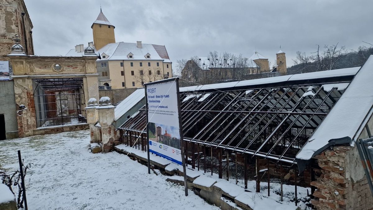 Hrad Veveří obnoví jižní bránu i skleníky. Ty se teď rozpadají