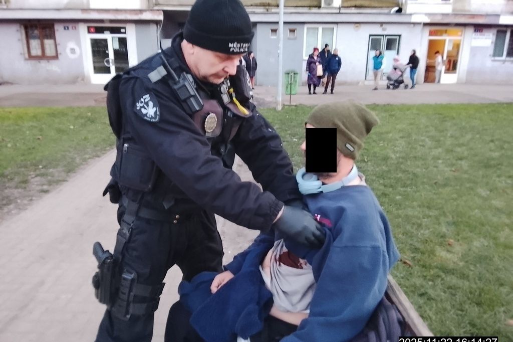 Cizinec bodl v centru Ústí muže do hrudi. Agresora zadržel městský strážník 