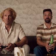 Stanislav Majer jako mafián, Václav Neužil jako policista. Pivo chutná nejlíp ve dvou.