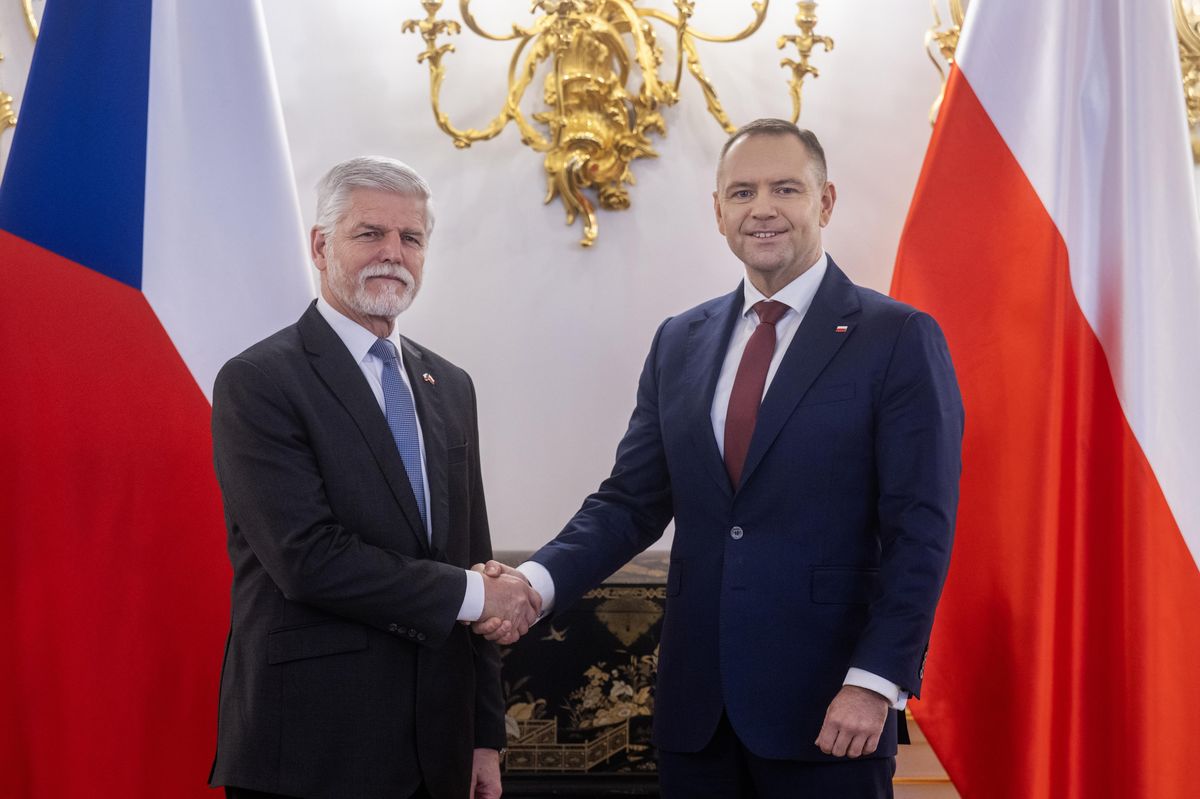 Rusko je hlavní hrozba pro evropskou bezpečnost, řekl Pavel po boku Nawrockého