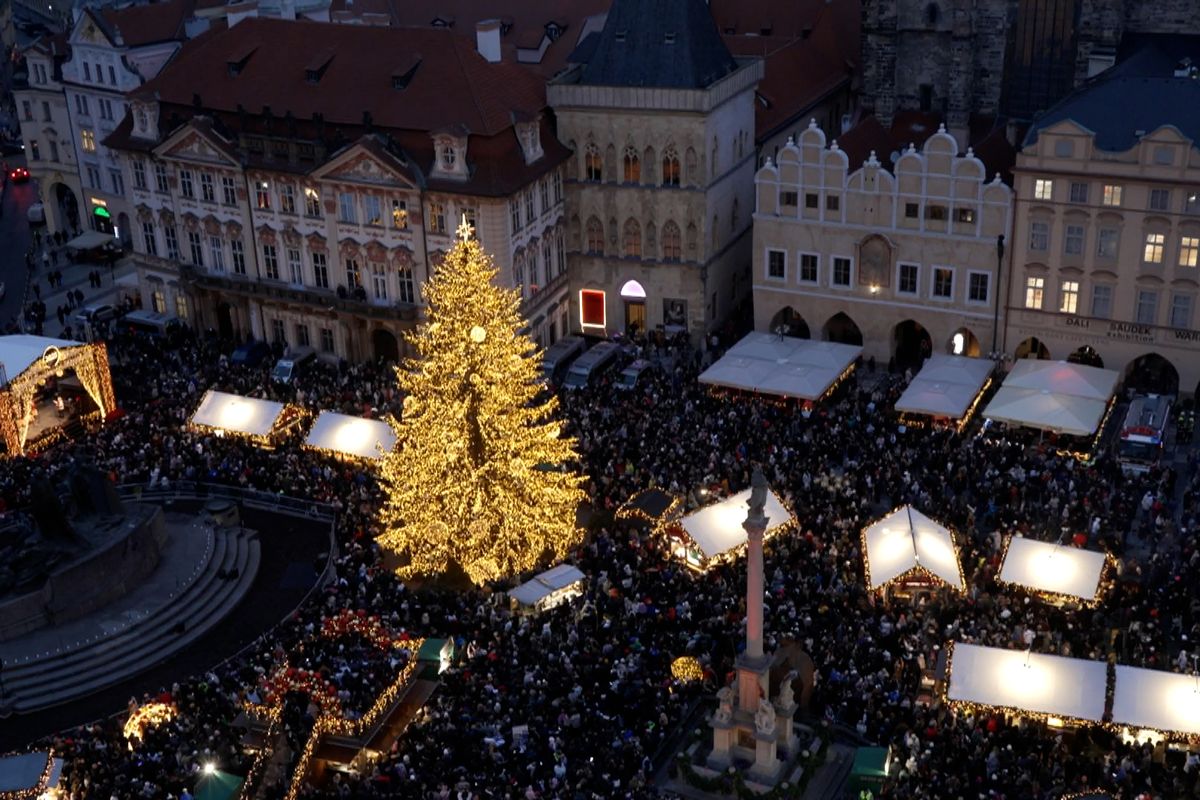 Slavnostní rozsvěcení vánočního stromu na Staroměstském náměstí 