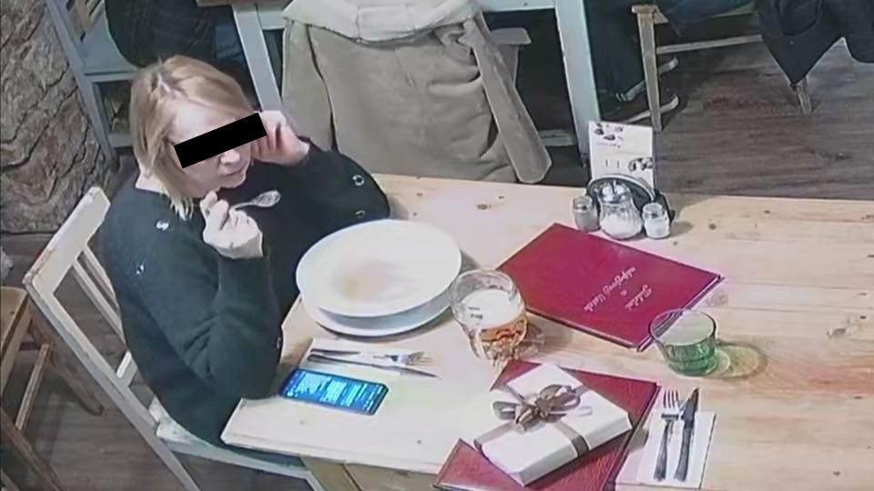 Fantomka pražských restaurací měla trik, jak si debužírovat a mizet bez placení