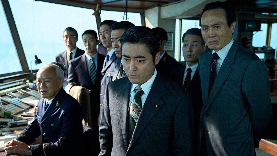 RECENZE: Dobrá zpráva s jízlivou ironií nahlíží na pozadí reálné záchranné operace