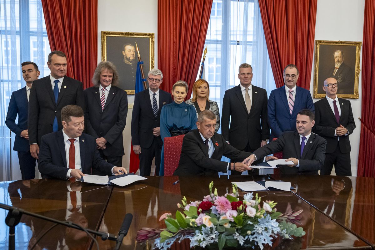 Premiér, na kterého republika čekala, chválí Babiše Macinka