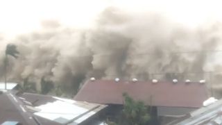 Vlny vyšší než domy. Na Filipíny udeřil supertajfun