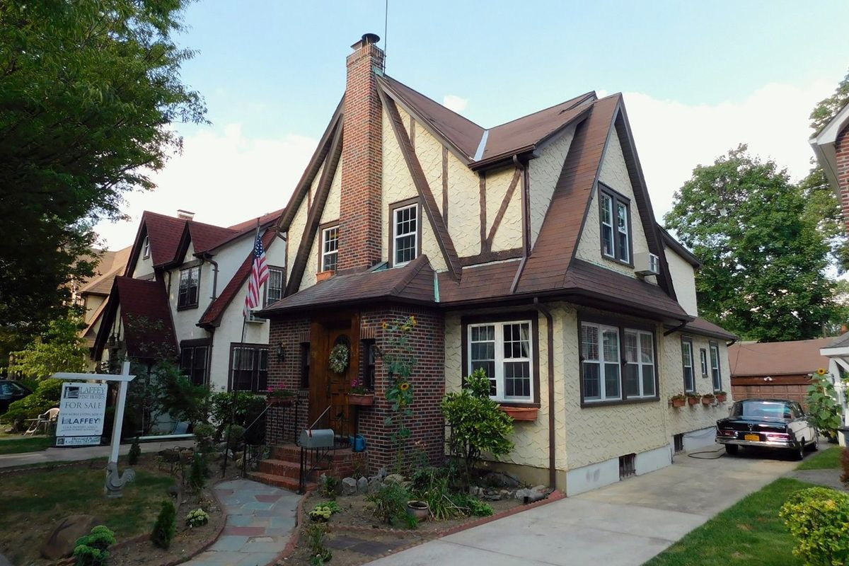 Dům v Queensu, v němž vyrůstal Trump, je na prodej za 48 milionů