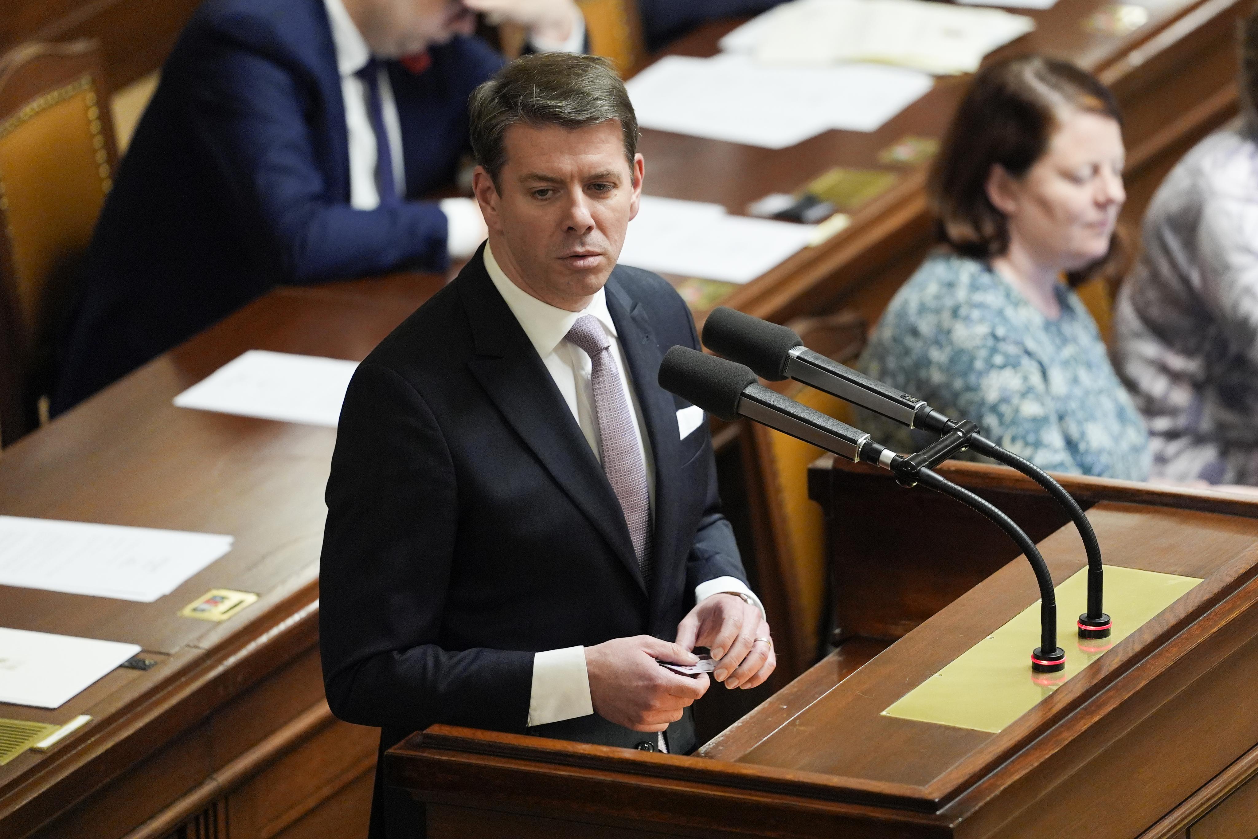 Připlatit důchodcům? Záměr Babišovy koalice kritizují ekonomové i opozice