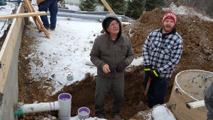 92letý Američan je nejstarším aktivním instalatérem na světě