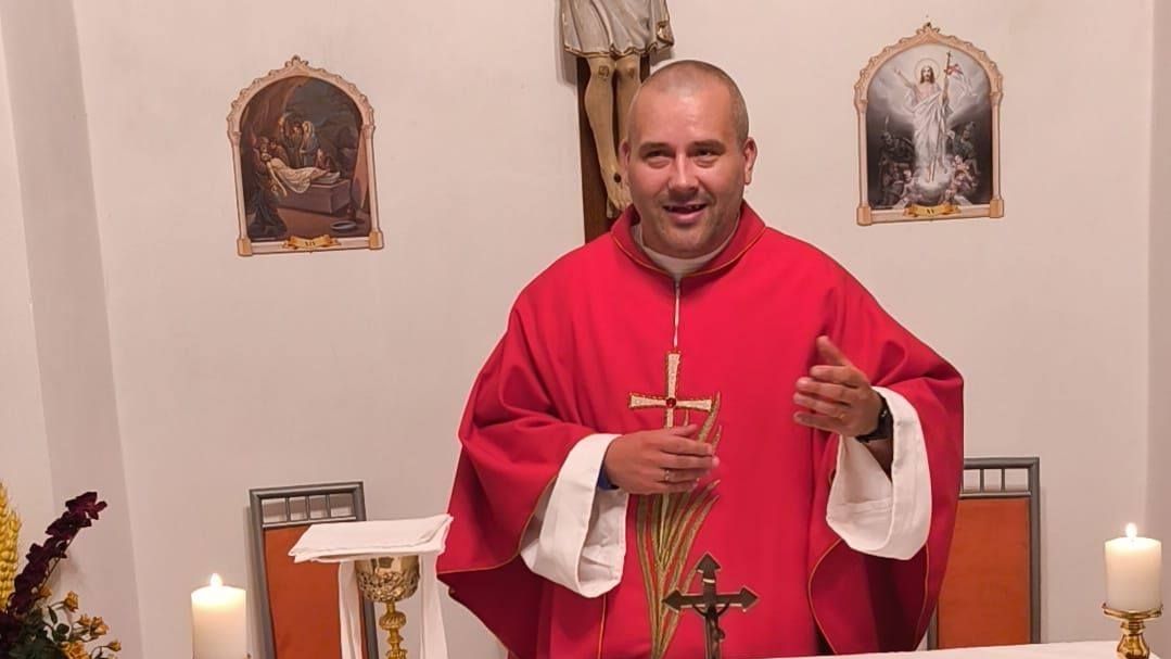 Sloužil i mše. Tachovsko obchází falešný kněz