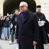 Dorazil také exministr Miroslav Kalousek…