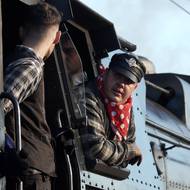 Jízda historického parního vlaku z Prahy do Českých Budějovic v rámci vzpomínkové akce Konečně doma!