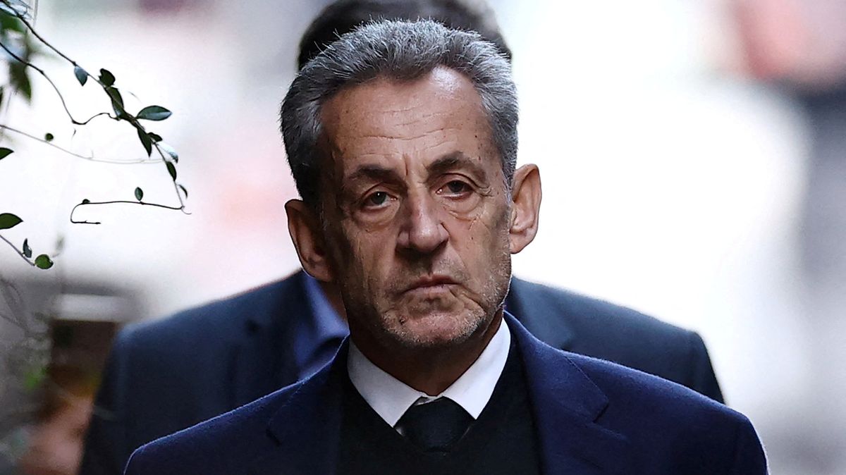 Francouzský exprezident Sarkozy jde z vězení