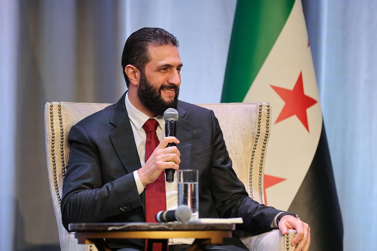 Pro USA už není terorista a do Bílého domu přišel vedlejším vchodem. Trump přijal syrského prezidenta Šaru