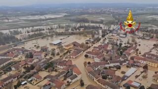 Sever Itálie zasáhly povodně. Dva lidé zahynuli při sesuvu půdy