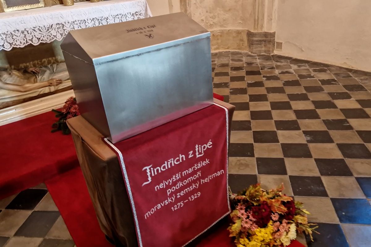 Ostatky Jindřicha z Lipé se po 60 letech vrátily do původní krypty. Výzkum ukázal, že byl statný
