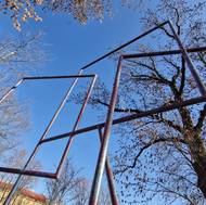 Krištof Kintera využil přes dvě tuny starých trubek ze zábradlí. 